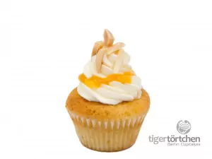 Aprikose-Mandel Cupcake Aprikose-Mandel Cupcake: Veganer Aprikosen-Cupcake und Vanille-Creme mit Mandelsplittern