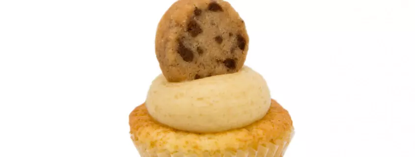 Cookie-Dough Cupcake: Vanille-Cupcake und Plätzchenteig-Creme
