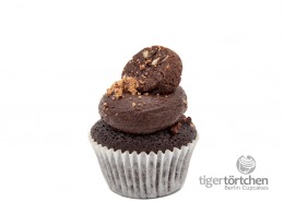 Dark-Cookie Cupcake: Schoko-Cupcake mit Kakao-Nibs und Schoko-Keks