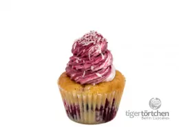 Kokos-Cassis Cupcake: Kokos-Johannisbeer-Cupcake und Cassis-Creme