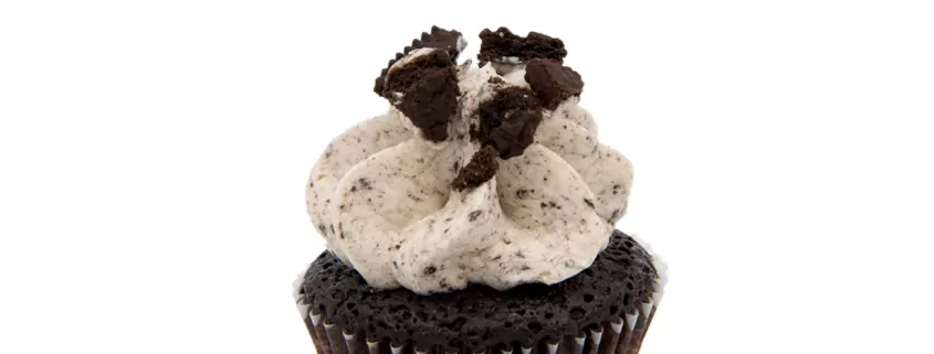 Oreo-Cream Cupcake: Veganer Schokoladen-Cupcake und Vanille-Keks-Creme
