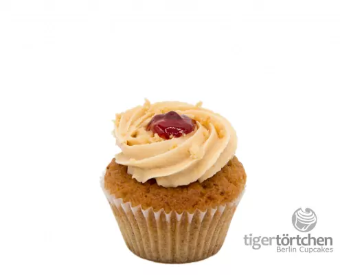 Peanut-Butter Cupcake: Veganer Erdnuss-Cupcake und Erdnusscreme mit Johannisbeer-Gelee