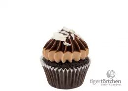 Schokoholic Cupcake: Schoko-Cupcake und Schoko-Creme mit Schoko-Haube