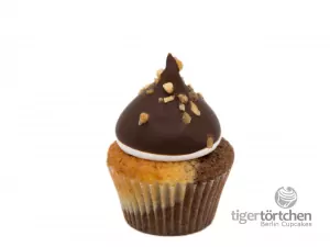 Spree-Welle Cupcake: Marmor-Kirsch-Cupcake und luftige Schoko-Haube