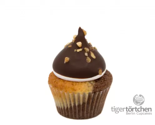 Spree-Welle Cupcake: Marmor-Kirsch-Cupcake und luftige Schoko-Haube