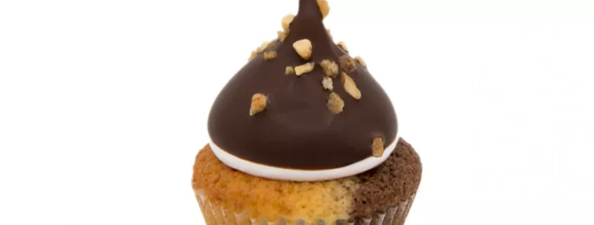 Spree-Welle Cupcake: Marmor-Kirsch-Cupcake und luftige Schoko-Haube