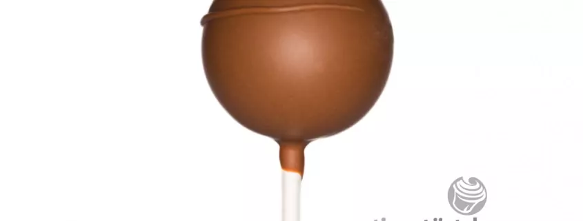 Schoko-Nuss Cake-Pop: Schoko-Haselnuss-Kuchen mit Vollmilch-Schokoladenhülle