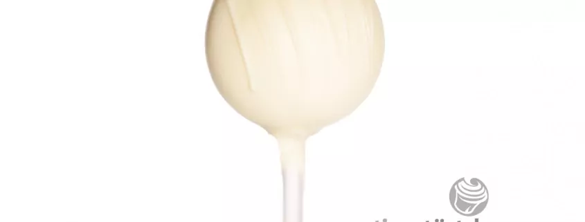 Tonka Pop Cake-Pop: Tonka-Kuchen mit weißer Schokoladenhülle