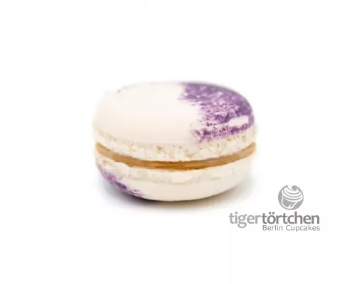Marzipan-Feige Macaron: Macaron mit einer Füllung aus Marzipan und Feige