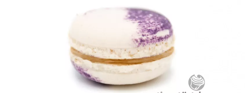 Marzipan-Feige Macaron: Macaron mit einer Füllung aus Marzipan und Feige