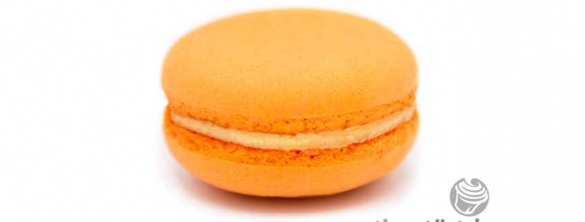 Sweet-Orange Macaron: Macaron mit einer Füllung aus Orange und weißer Schokolade