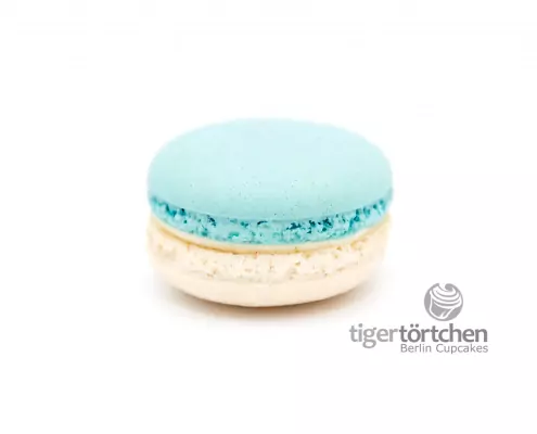 Tonka Macaron: Macaron mit einer Füllung aus Tonka und weißer Schokolade