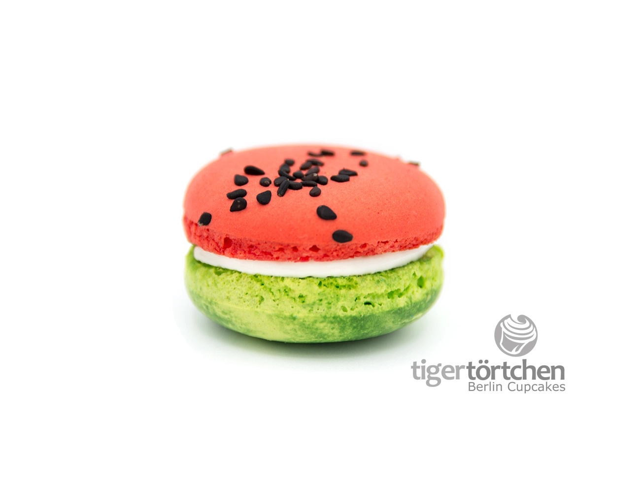 Wassermelone Macaron Wassermelone Macaron: Macaron mit einer Füllung aus Wassermelone und weißer Schokolade