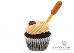 Espresso-Martini Cuptail: Schoko-Kaffee-Cupcake und Kaffee-Creme mit Vodka-Kaffeelikör-Infusion