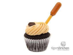 Espresso-Martini Cuptail Espresso-Martini Cuptail: Schoko-Kaffee-Cupcake und Kaffee-Creme mit Vodka-Kaffeelikör-Infusion