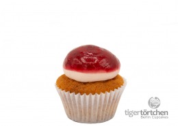Hibiskus Cupcake: Vanille-Cupcake mit Erdbeer-Hibiskus-Füllung und Erdbeer-Creme mit Hibiskus-Glasur