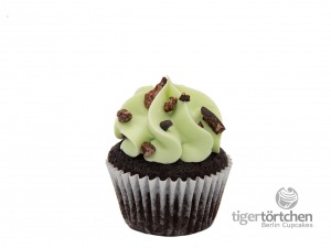 Schoko-Minze Cupcake Schoko-Minze Cupcake: Schoko-Cupcake und Minz-Topping mit Kakao-Nibs