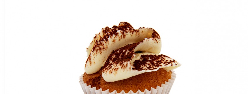 Tiramisu Cupcake: Vanille-Espresso-Cupcake und Mascarpone-Creme mit Kakao