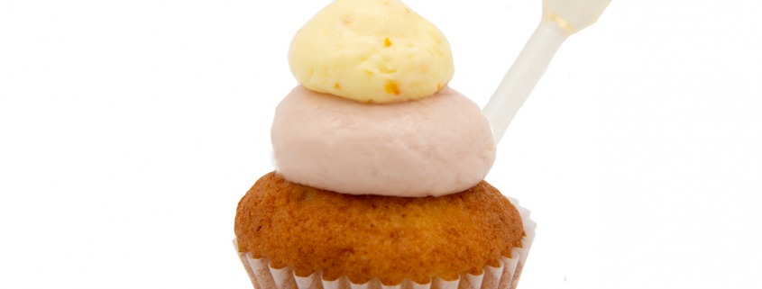 Tequila-Sunrise Cuptail: Orangen-Cupcake und Grenadine-Orangen-Topping mit Tequila-Infusion