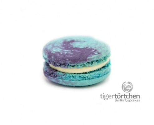 Joghurt-Waldbeere Macaron: Macaron mit einer Füllung aus Joghurt und Waldbeere