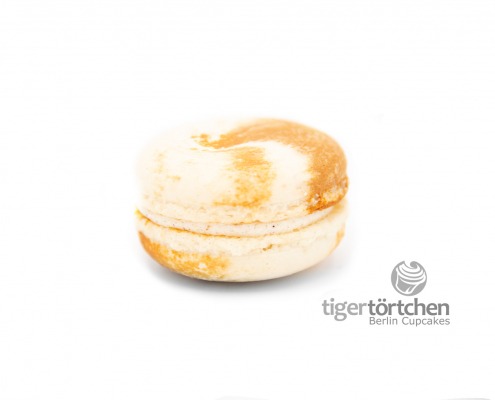 Apfel-Zimt Macaron: Macaron mit einer Füllung aus einem Apfel-Zimt-Kompott