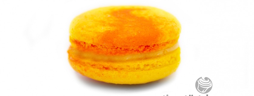 Mango Macaron: Macaron mit einer Füllung aus einem feinen Mango-Püree