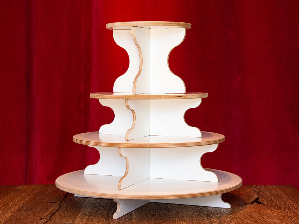 Etagere_blanko Hochzeitstorte Berlin Cupcakes Anschnitt-Torte Etagere